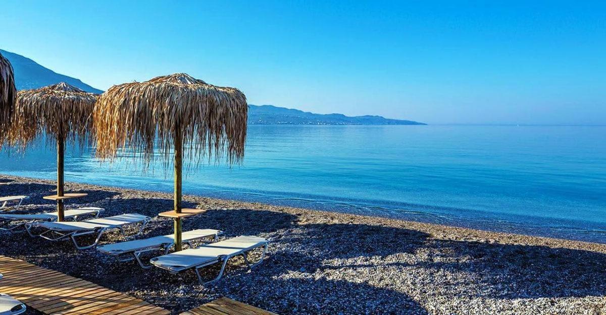 Вилла Cozy Flat On The Main Square, 10Min To The Sea Каламата Экстерьер фото
