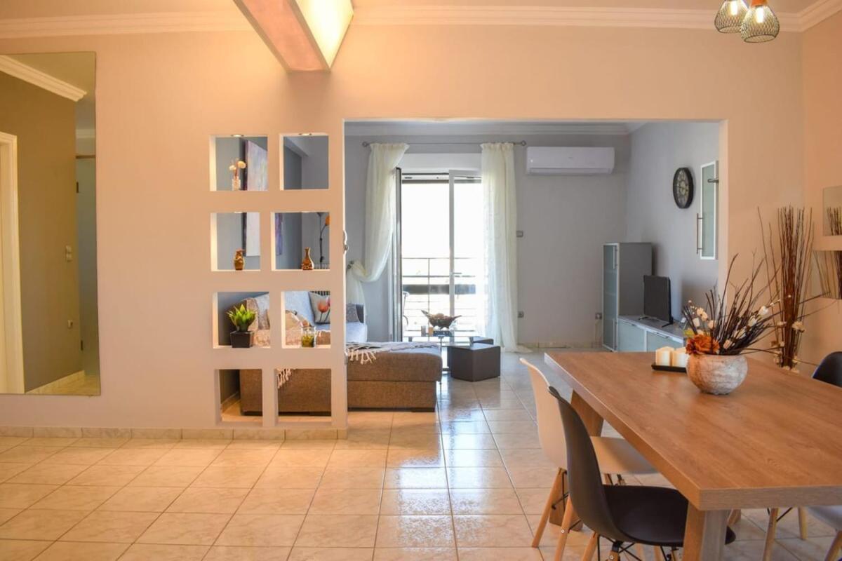 Вилла Cozy Flat On The Main Square, 10Min To The Sea Каламата Экстерьер фото