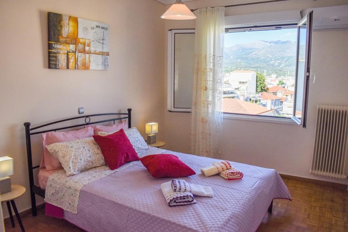 Вилла Cozy Flat On The Main Square, 10Min To The Sea Каламата Экстерьер фото