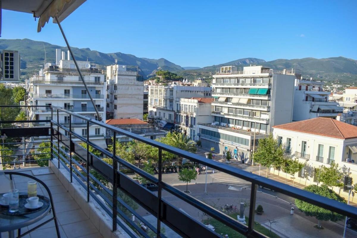 Вилла Cozy Flat On The Main Square, 10Min To The Sea Каламата Экстерьер фото